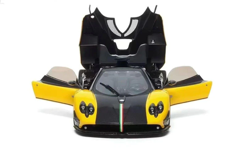 Almost-Real 2009 Pagani Zonda 5 Cinque Roadster Giallo Genevra (Yellow Black Carbon) 1:18 - Image 6