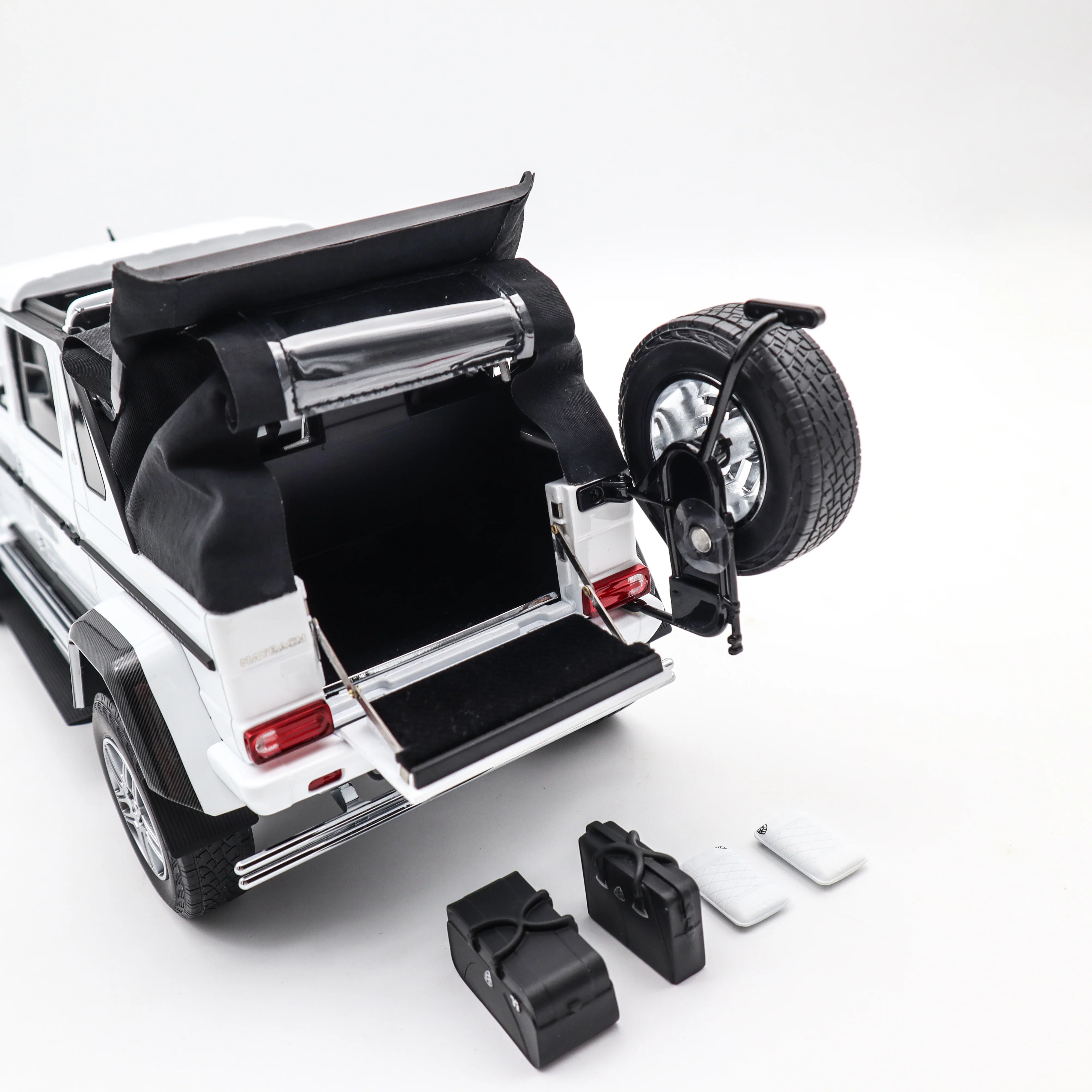 Almost Real 2017 Mercedes Benz Maybach G650 G Class Landaulet W463 White 1:18 - Image 23
