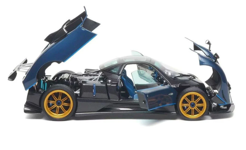 Almost Real 2011 Pagani Zonda Tricolore Blue & Black Carbon 1:18 - Image 6