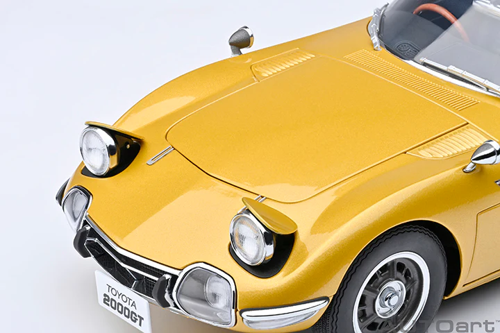 AUTOart 1967 Toyota 2000GT (Upgraded Version) Gold 1:18 - Image 12