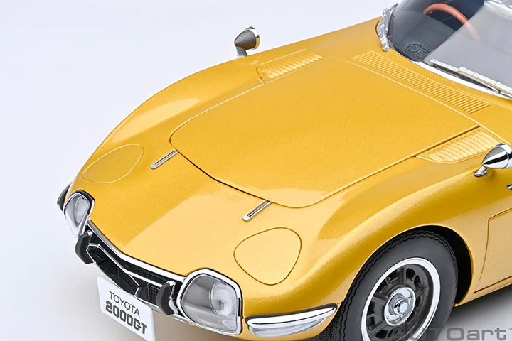 AUTOart 1967 Toyota 2000GT (Upgraded Version) Gold 1:18 - Image 13