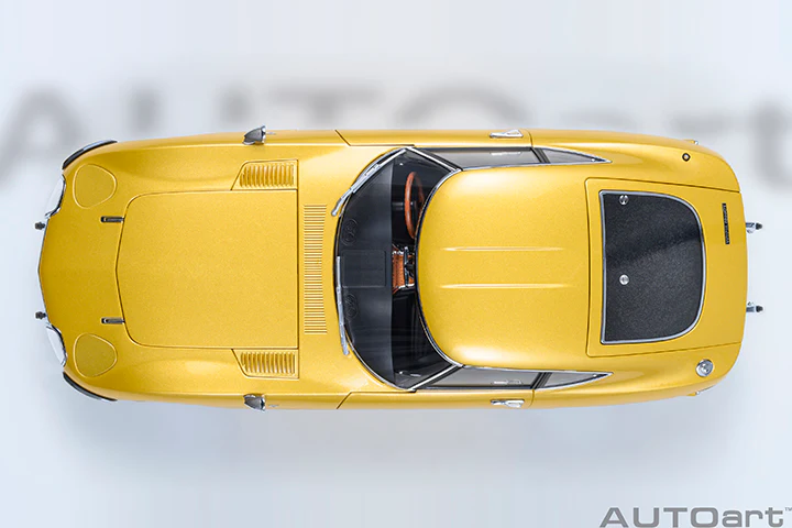 AUTOart 1967 Toyota 2000GT (Upgraded Version) Gold 1:18 - Image 7