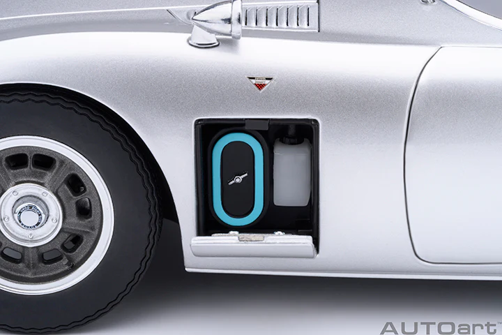AUTOart 1967 Toyota 2000GT (Upgraded Version) Silver 1:18 - Image 14