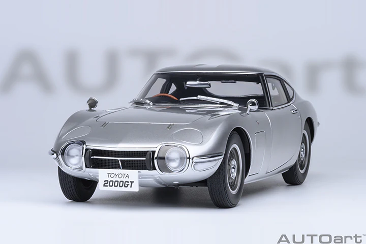 AUTOart 1967 Toyota 2000GT (Upgraded Version) Silver 1:18 - Image 21