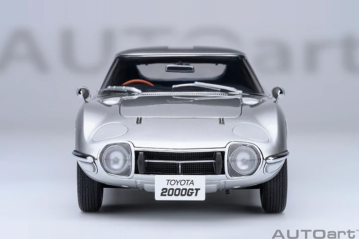 AUTOart 1967 Toyota 2000GT (Upgraded Version) Silver 1:18 - Image 5