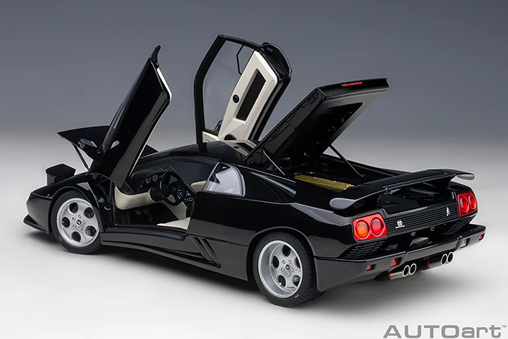 AUTOart 1995 Lamborghini Diablo SE30 Deep Black Metallic 1:18 - Image 17