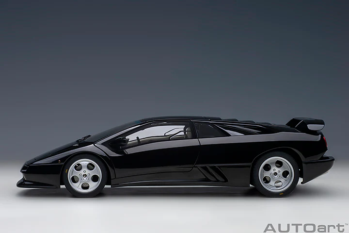 AUTOart 1995 Lamborghini Diablo SE30 Deep Black Metallic 1:18 - Image 3