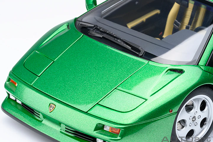 AUTOart 1995 Lamborghini Diablo SE30 Verde Medio Metallic Green 1:18 - Image 14