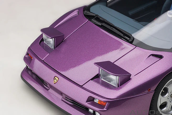 AUTOart 1995 Lamborghini Diablo SE30 Viola SE30 Metallic Purple 1:18 - Image 12