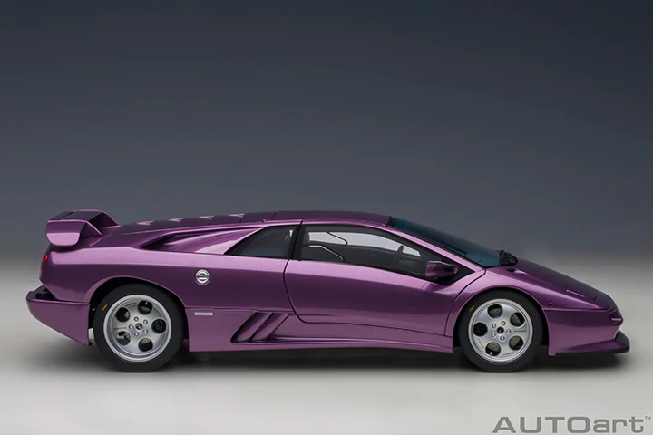 AUTOart 1995 Lamborghini Diablo SE30 Viola SE30 Metallic Purple 1:18 - Image 4
