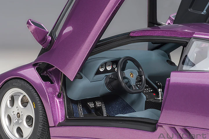 AUTOart 1995 Lamborghini Diablo SE30 Viola SE30 Metallic Purple 1:18 - Image 9