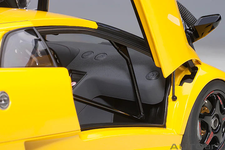 AUTOart Lamborghini Diablo SV-R Superfly Yellow 1:18 - Image 10