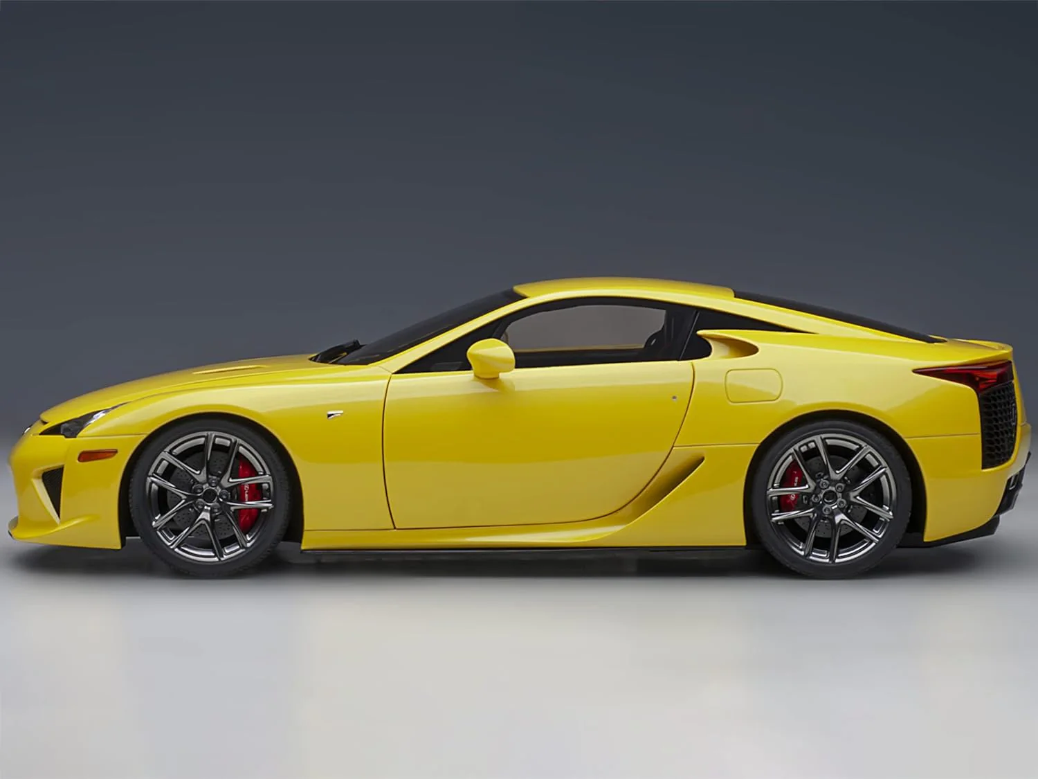 AUTOart 2012 Lexus LFA Pearl Yellow w/ Red and Black Interior 1:18 - Image 3
