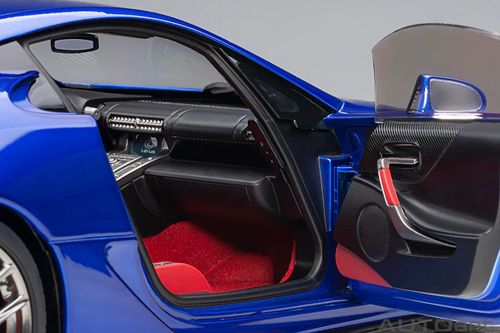 AUTOart 2012 Lexus LFA Pearl Blue 1:18 - Image 10