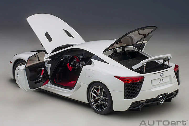 AUTOart 2012 Lexus LFA Whitest White 1:18 - Image 17
