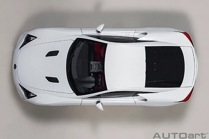 AUTOart 2012 Lexus LFA Whitest White 1:18 - Image 7