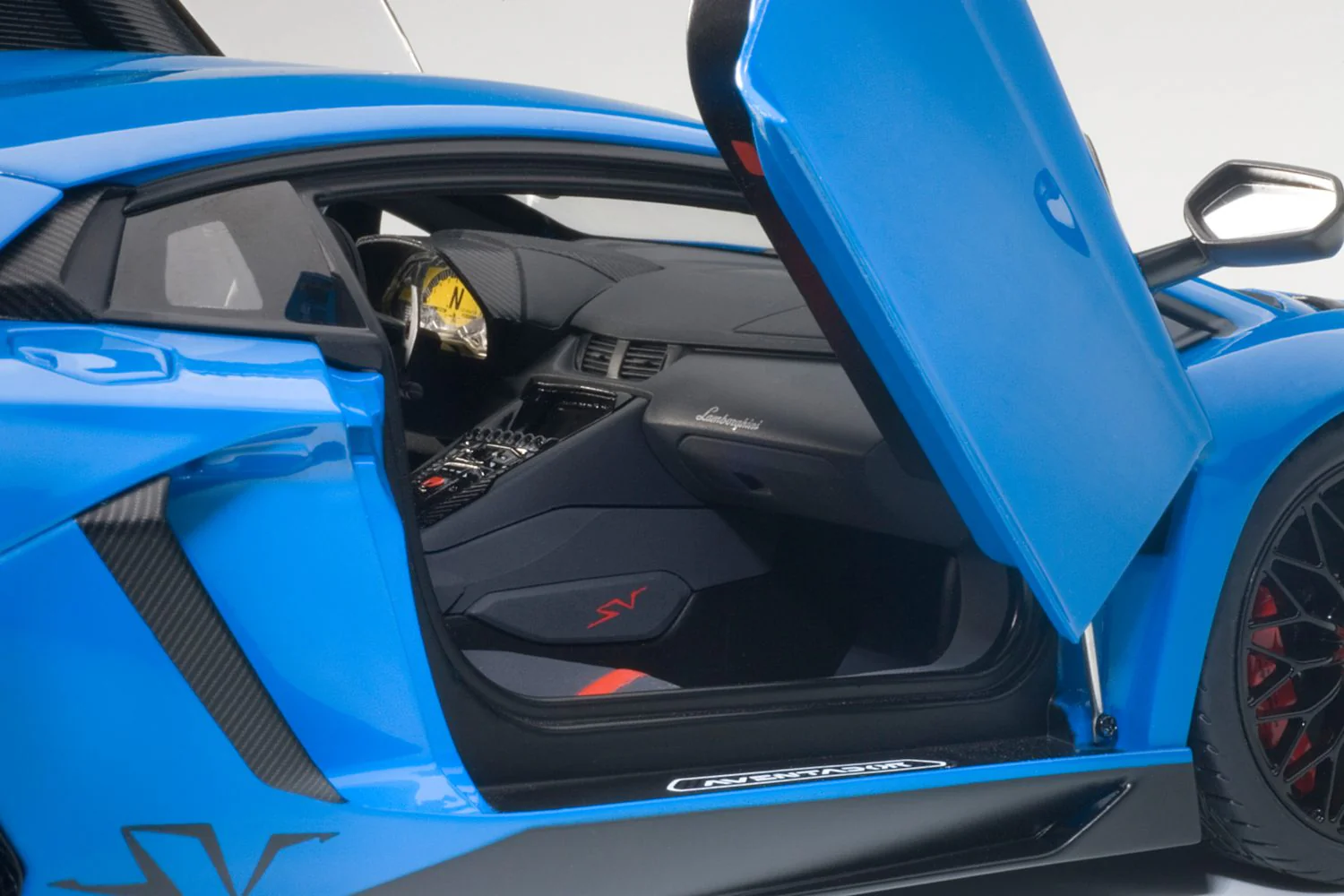 AUTOart 2015 Lamborghini Aventador LP750-4 SV Blu Lemans (Blue) 1:18 - Image 10