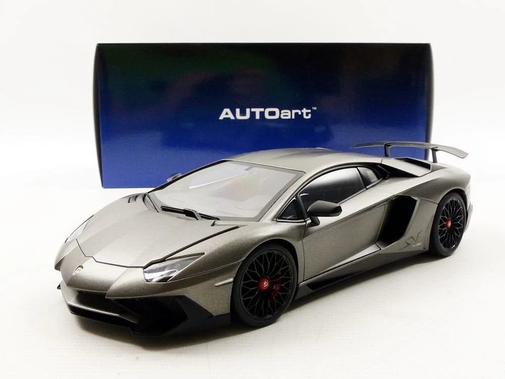 AUTOart 2015 Lamborghini Aventador LP750-4SV Titanium Matte Grey 1:18 - Image 2