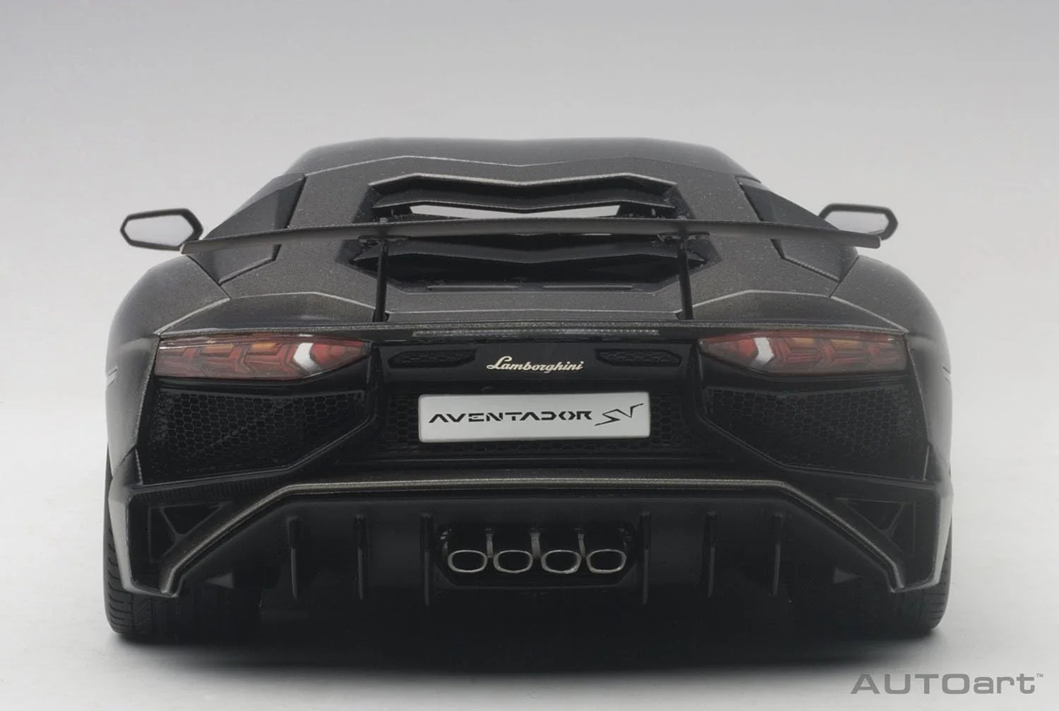 AUTOart 2015 Lamborghini Aventador LP750-4SV Titanium Matte Grey 1:18 - Image 5