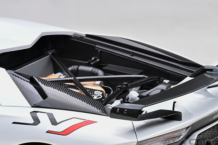 AUTOart 2016 Lamborghini Aventador SVJ Bianco Asopo (Pearl White) 1:18 - Image 12