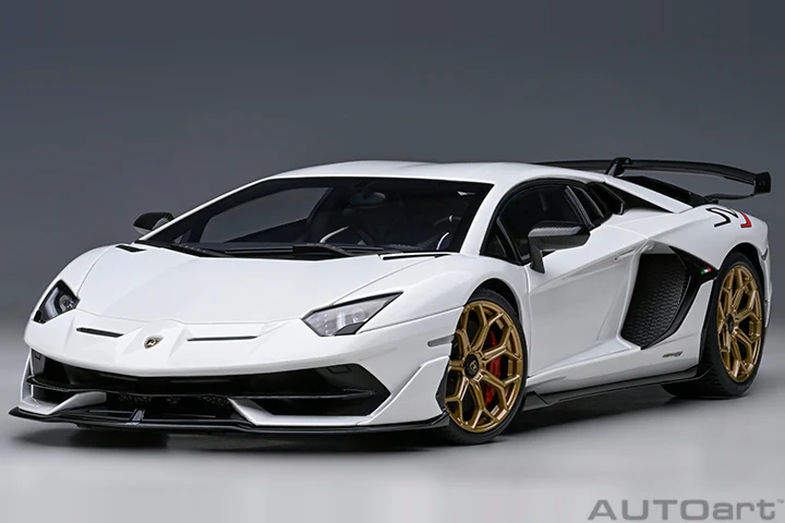 AUTOart 2016 Lamborghini Aventador SVJ Bianco Asopo (Pearl White) 1:18 - Image 16
