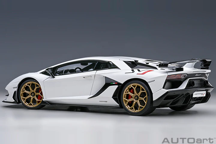 AUTOart 2016 Lamborghini Aventador SVJ Bianco Asopo (Pearl White) 1:18 - Image 2