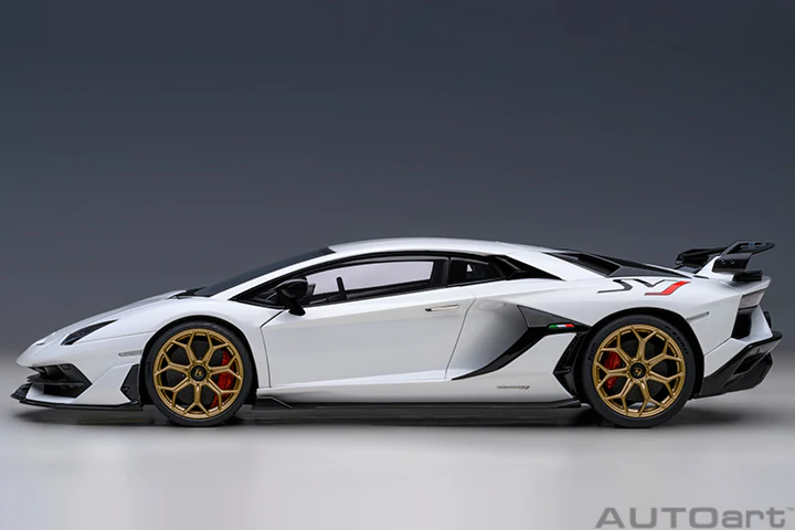 AUTOart 2016 Lamborghini Aventador SVJ Bianco Asopo (Pearl White) 1:18 - Image 3