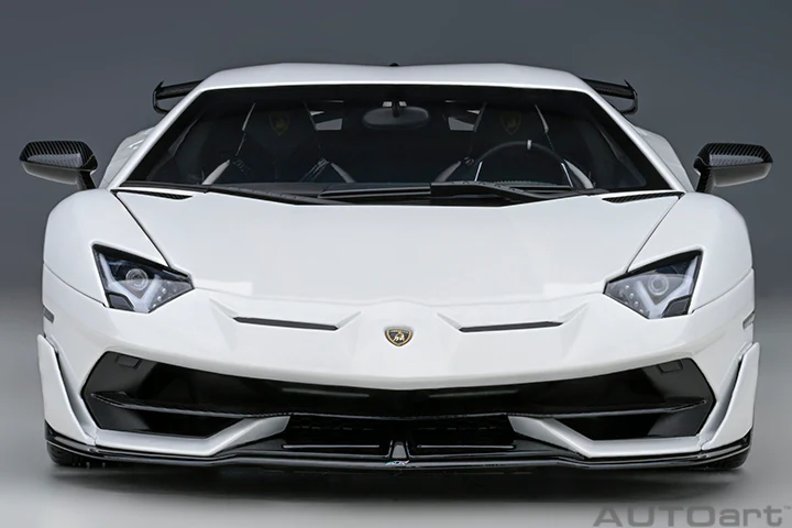 AUTOart 2016 Lamborghini Aventador SVJ Bianco Asopo (Pearl White) 1:18 - Image 5