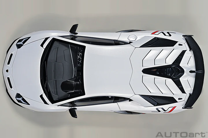 AUTOart 2016 Lamborghini Aventador SVJ Bianco Asopo (Pearl White) 1:18 - Image 7