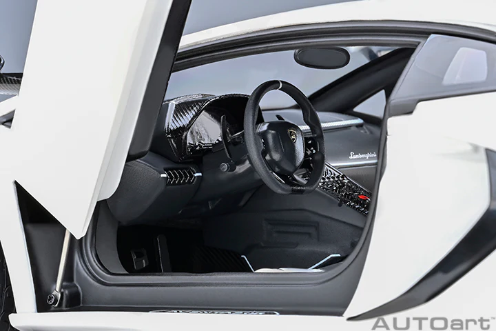 AUTOart 2016 Lamborghini Aventador SVJ Bianco Asopo (Pearl White) 1:18 - Image 9