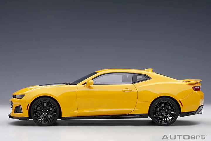 AUTOart 2017 Chevy Camaro ZL1 Bright Yellow 1:18 - Image 3