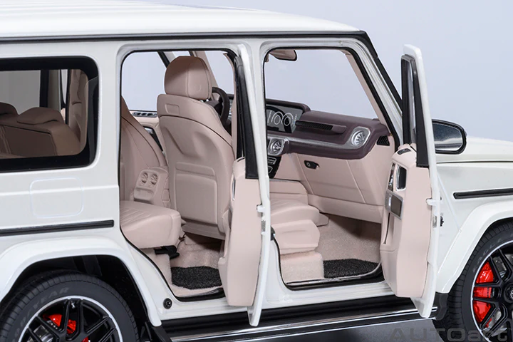 AUTOart 2019 Mercedes-Benz G63 AMG 4x4 G-Class Designo Brilliant White 1:18 - Image 10