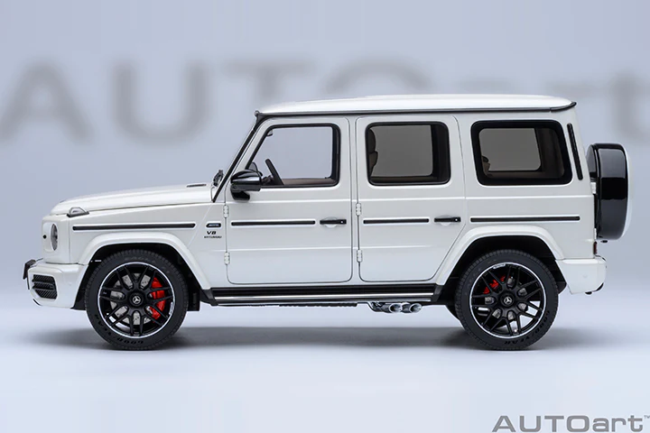 AUTOart 2019 Mercedes-Benz G63 AMG 4x4 G-Class Designo Brilliant White 1:18 - Image 3