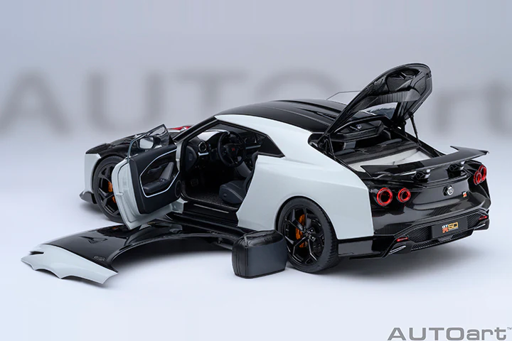 AUTOart 2020 Nissan GT-R (R50) by Italdesign Metallic White w/ Black 1:18 - Image 20