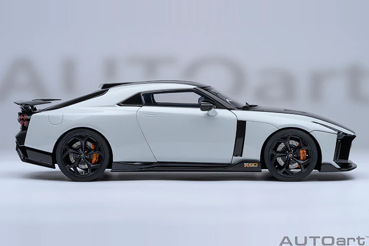AUTOart 2020 Nissan GT-R (R50) by Italdesign Metallic White w/ Black 1:18 - Image 4