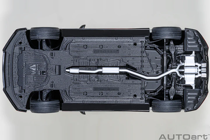 AUTOart 2021 Honda Civic Type R (FK8) Championship White 1:18 - Image 8