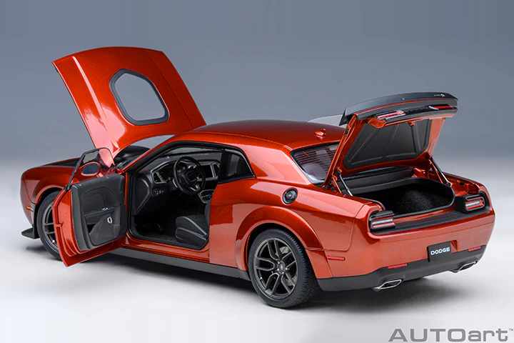 AUTOart 2022 Dodge Challenger R/T Scat Pack Widebody Sinamon Stick 1:18 - Image 15