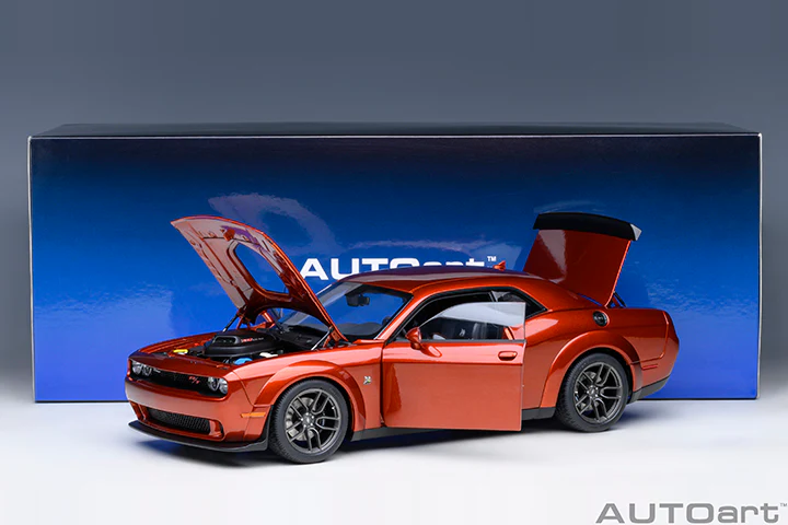 AUTOart 2022 Dodge Challenger R/T Scat Pack Widebody Sinamon Stick 1:18 - Image 20