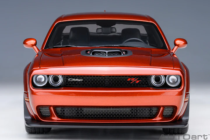 AUTOart 2022 Dodge Challenger R/T Scat Pack Widebody Sinamon Stick 1:18 - Image 5