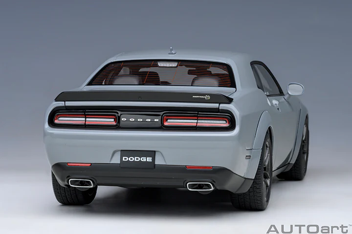 AUTOart 2022 Dodge Challenger R/T Scat Pack Widebody Smoke Show 1:18 - Image 19