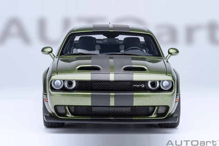 AUTOart 2022 Dodge Challenger SRT Jailbreak F8 Green 1:18 - Image 5