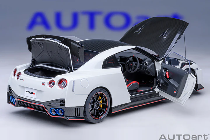 AUTOart 2022 Nissan Skyline GT-R (R35) Nismo Special Edition Brilliant White Pearl 1:18 - Image 35