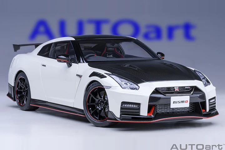 AUTOart 2022 Nissan Skyline GT-R (R35) Nismo Special Edition Brilliant White Pearl 1:18 - Image 36