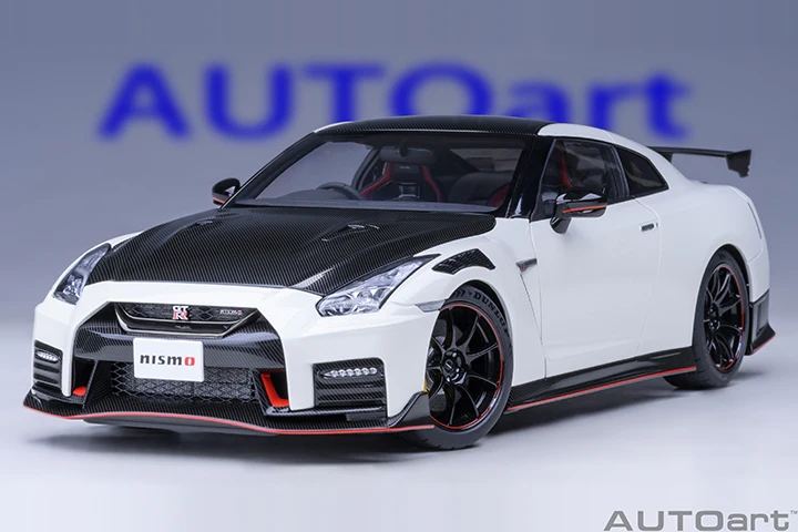 AUTOart 2022 Nissan Skyline GT-R (R35) Nismo Special Edition Brilliant White Pearl 1:18 - Image 37
