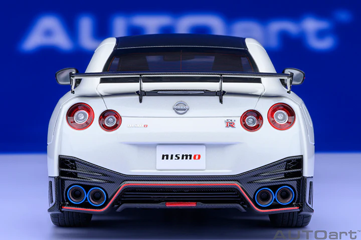 AUTOart 2022 Nissan Skyline GT-R (R35) Nismo Special Edition Brilliant White Pearl 1:18 - Image 8