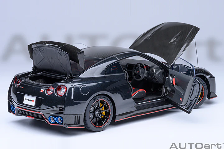 AUTOart 2022 Nissan Skyline GT-R (R35) Nismo Special Edition Meteor Flake Black Pearl 1:18 - Image 16