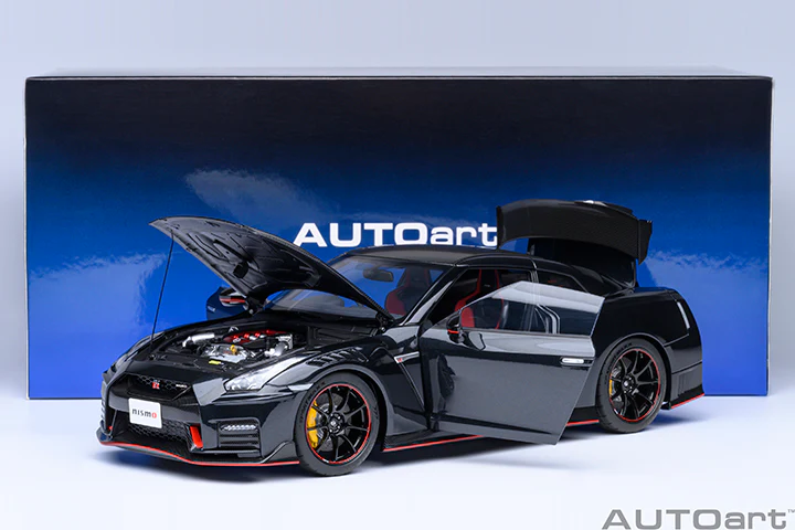 AUTOart 2022 Nissan Skyline GT-R (R35) Nismo Special Edition Meteor Flake Black Pearl 1:18 - Image 19