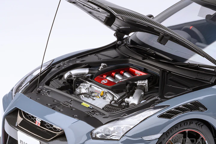 AUTOart 2022 Nissan Skyline GT-R (R35) Nismo Special Edition Nismo Stealth Gray 1:18 - Image 13