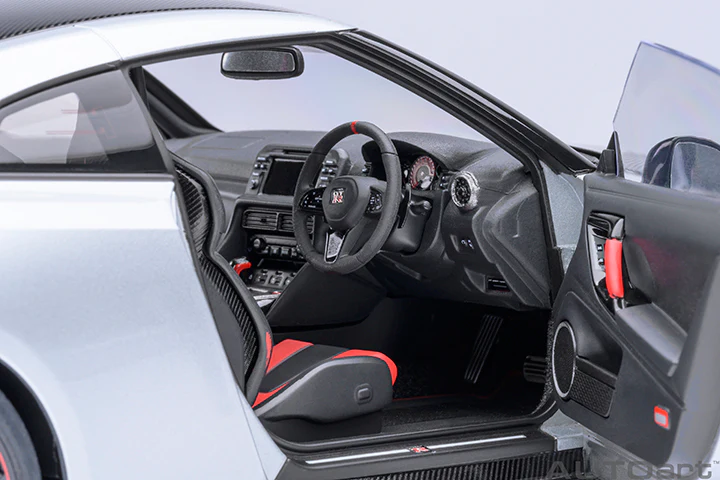AUTOart 2022 Nissan Skyline GT-R (R35) Nismo Special Edition Ultimate Metal Silver 1:18 - Image 10