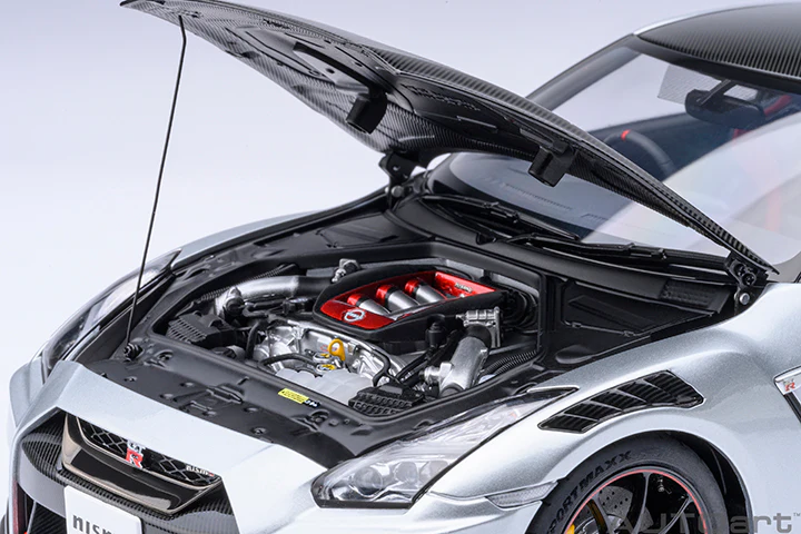 AUTOart 2022 Nissan Skyline GT-R (R35) Nismo Special Edition Ultimate Metal Silver 1:18 - Image 11